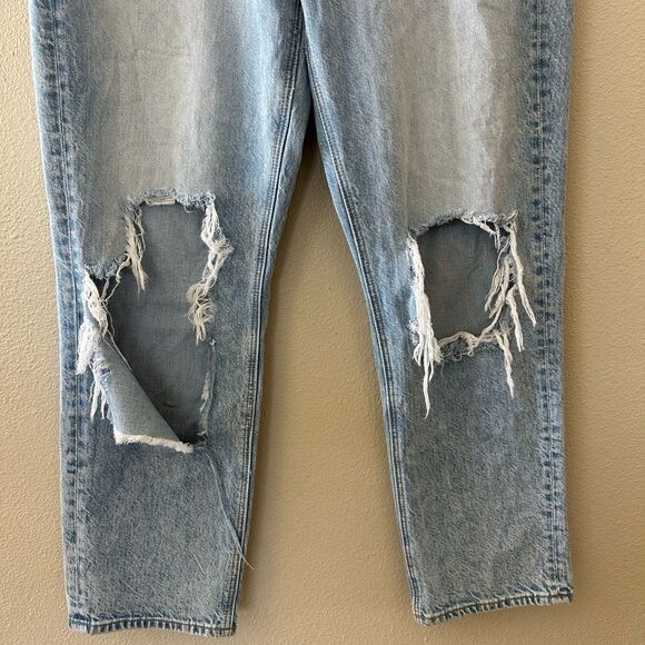 American Eagle Mom Jeans Light Wash Destroyed Distressed 100% Cotton Size 12 - Picture 3 of 7